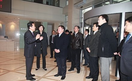 曹健林到國家輪胎工程中心考察